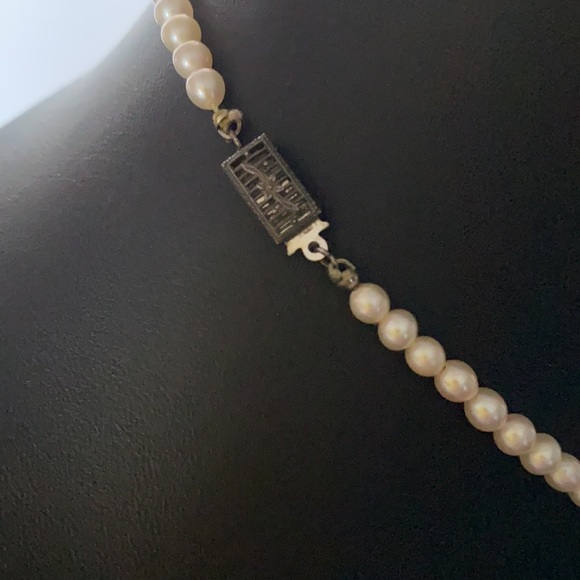 Women’s Vintage Real Pearls Necklace, 16 1/2” - Picture 4 of 17
